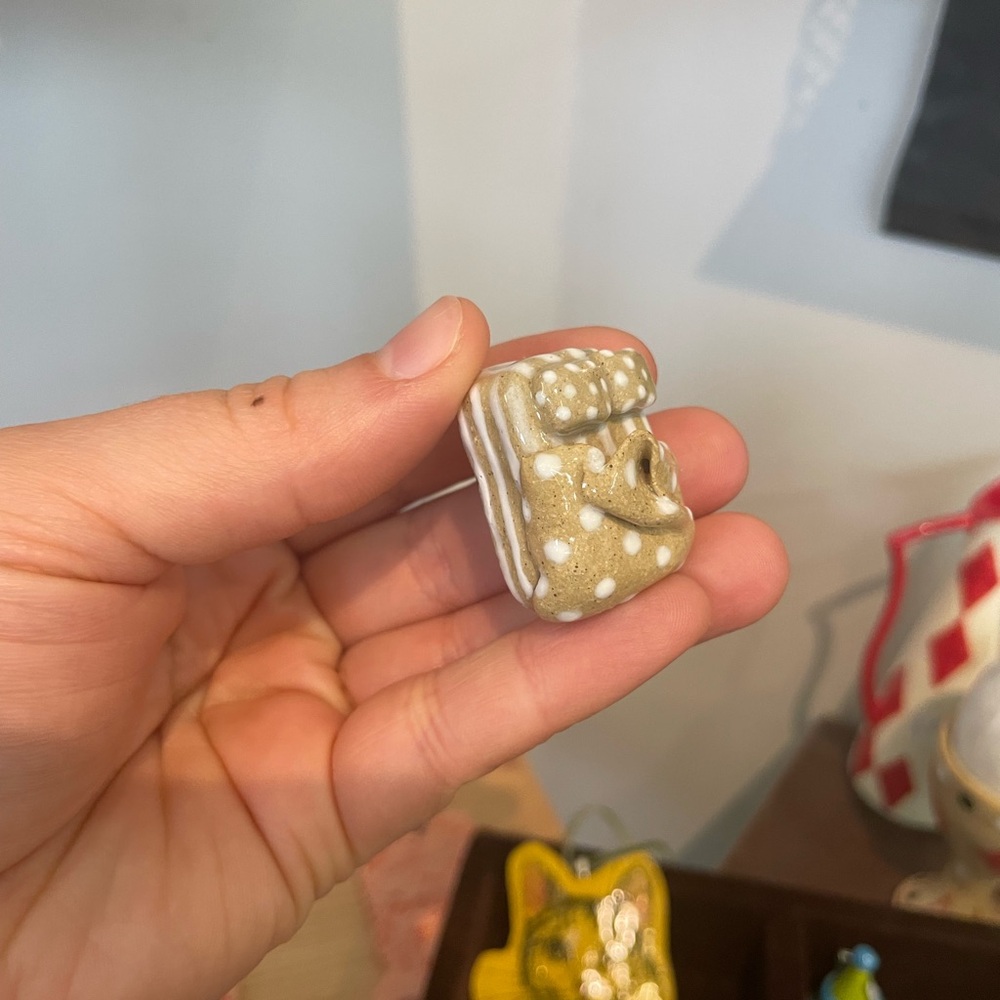 handmade art Ceramic bed pin